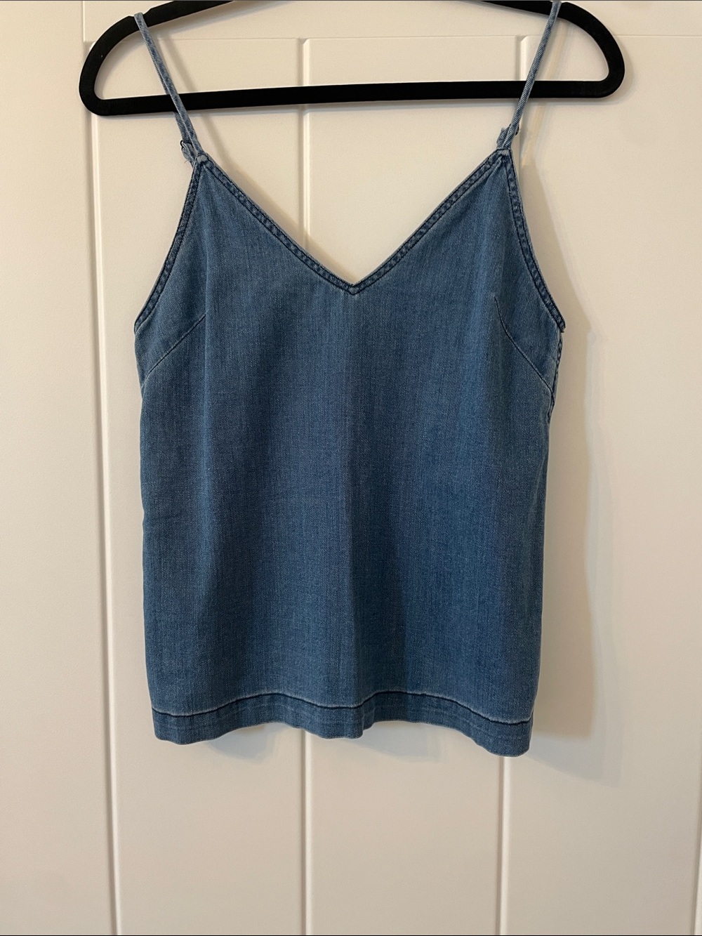 Aritzia Wilfred Free Denim V-Neck Cami tank